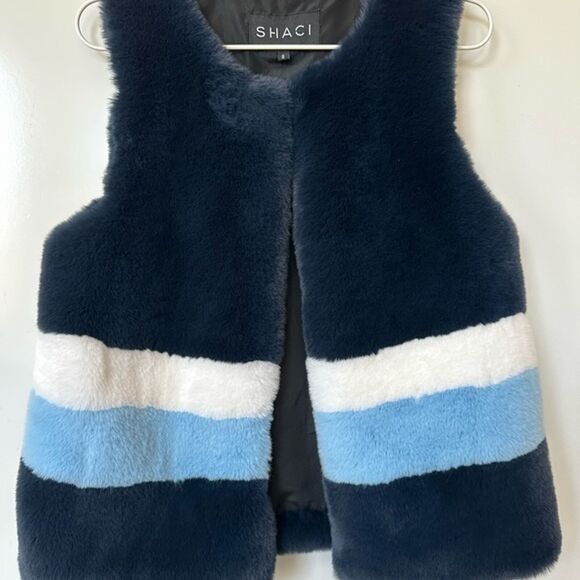 Shaci Blue and White Faux Fur Vest size Small - Picture 8 of 10